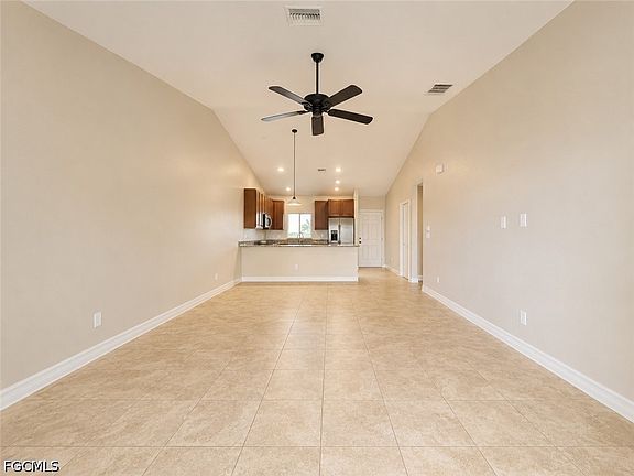 5th image of 4109 SW 8th Pl #201