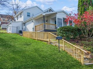 716 Broad St, Mount Pleasant, PA 15666