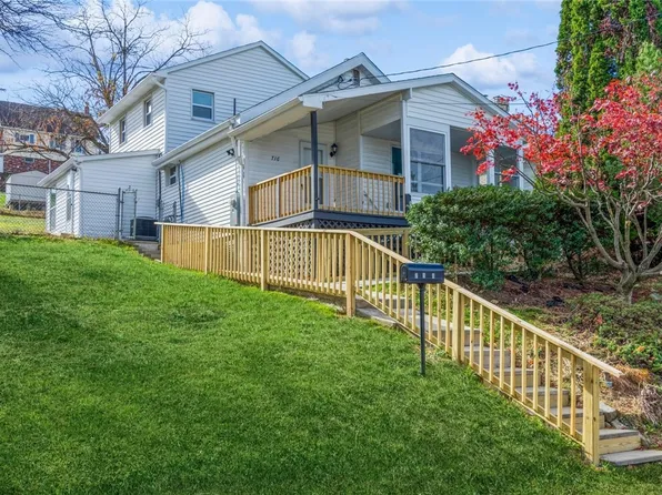 716 Broad St, Mount Pleasant, PA 15666