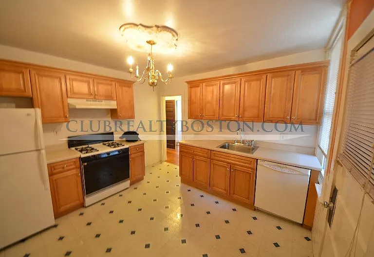 56 Montfern Ave #3 — Photo 15