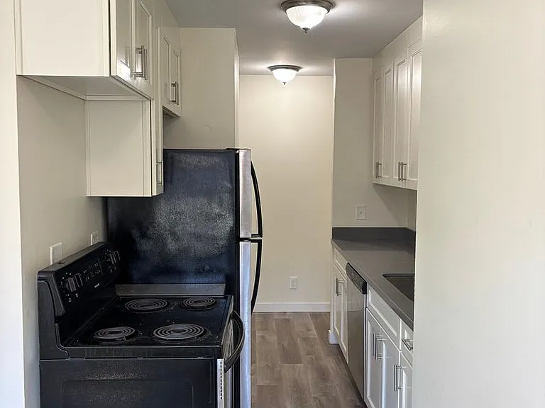 Jennifer Ryan Apartments — Photo 7