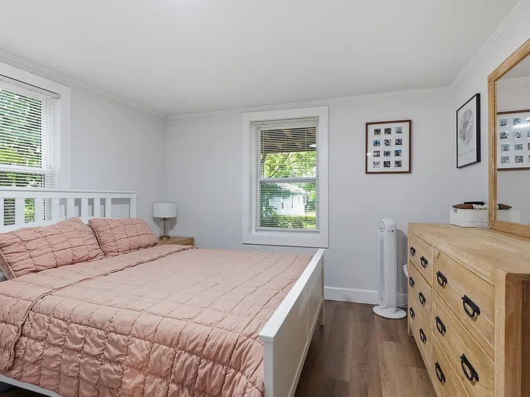 1032 Charles Ave — Photo 14