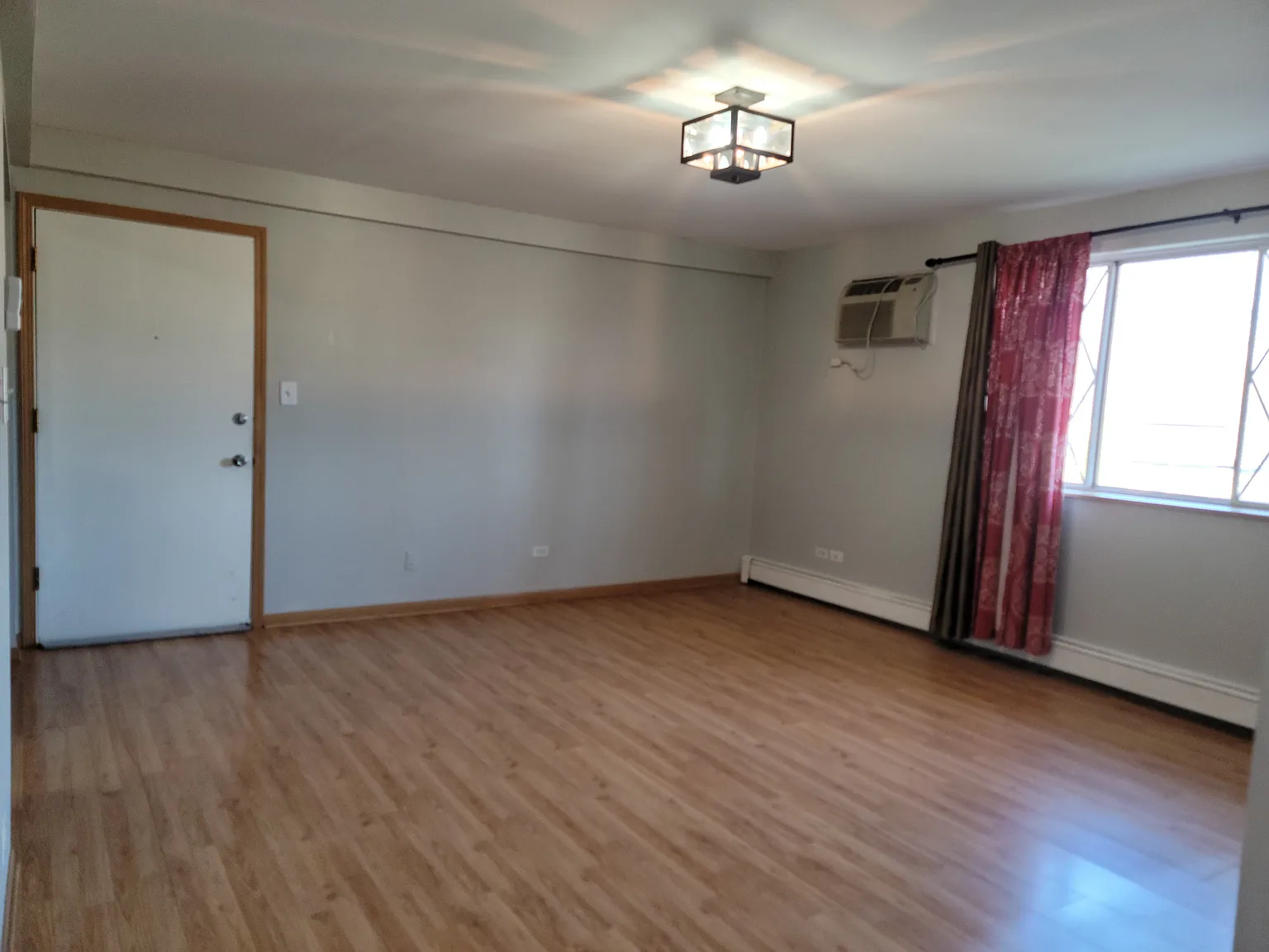 2 bed, 950 sqft, $1,800 — Photo 2