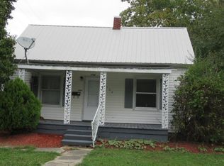 104 NW 3rd St, Casey, IL 62420