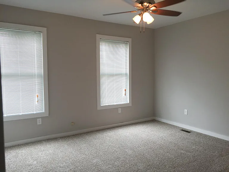 1122 Mount Pleasant Ave — Photo 8