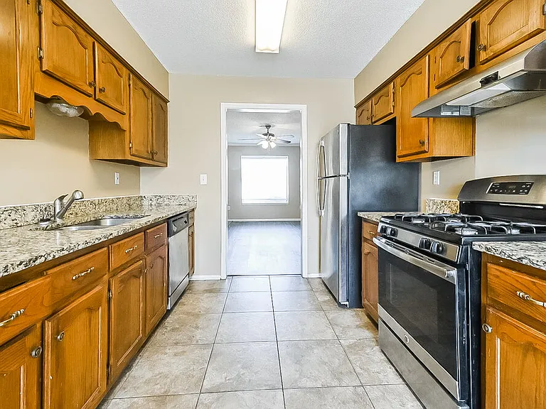 9150 Belmont Dr — Photo 8