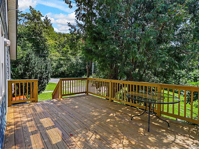 222 Bog Hollow Rd — Photo 7