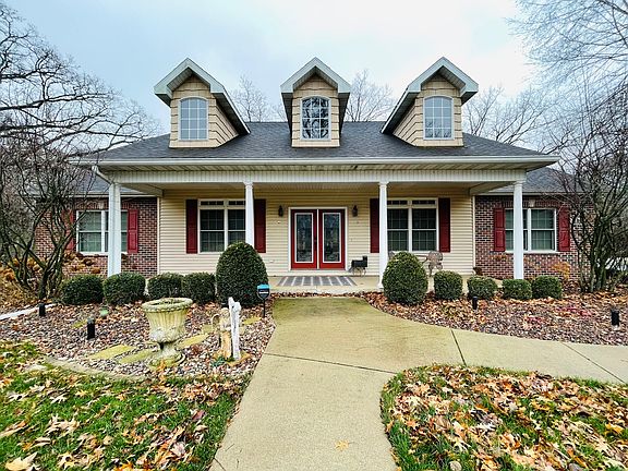 2nd image of 333 S Oak Ln