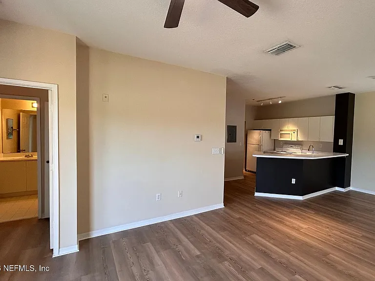 540 Florida Club Blvd #306 — Photo 19