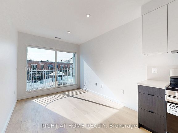 5th image of 3122 Dundas St W Unit 3