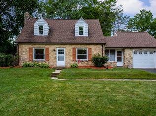 7031 N Ardara Ave, Glendale, WI 53209