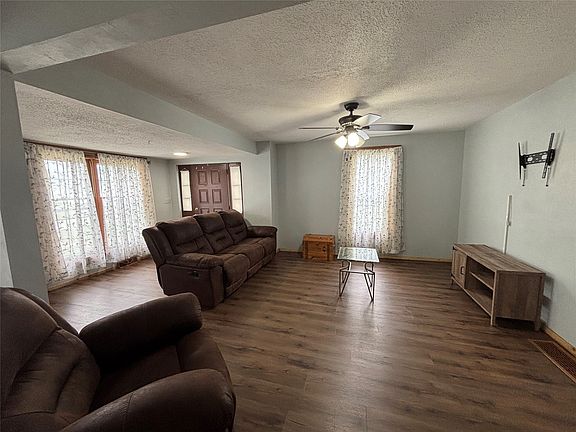 3rd image of 609 2nd St