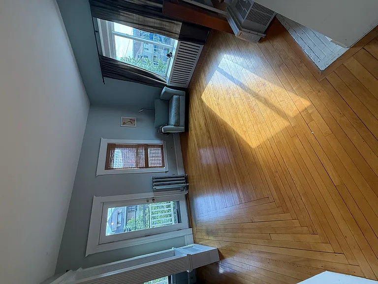 33 Chetwynd Rd #B — Photo 8