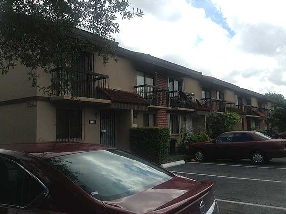 4th image of 1913 SW 107th Ave APT 1103