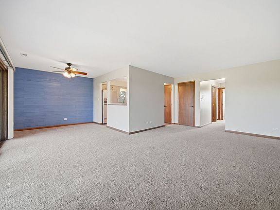 4th image of 15128 Evergreen Dr APT 3A