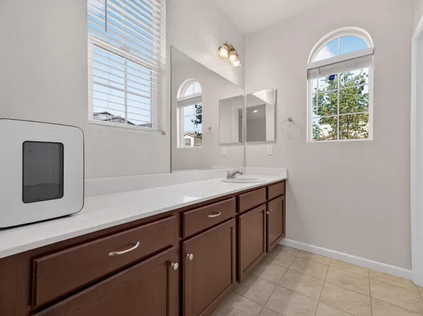 228 E Terra Mia Ave, Mountain House, CA 95391