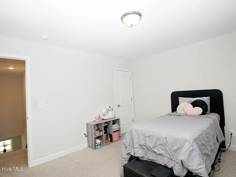88 Kensington Dr — Photo 40