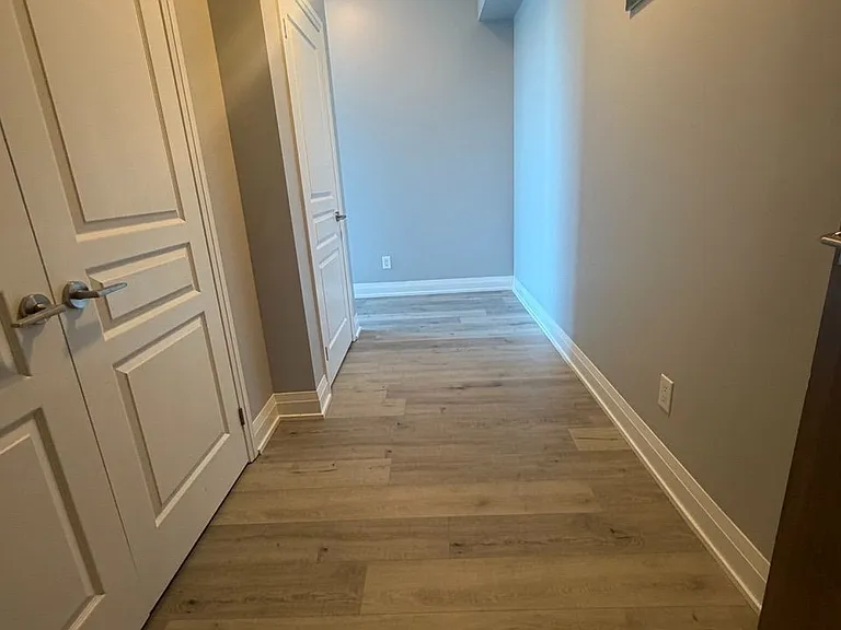 1 Hurontario St #1005 — Photo 7