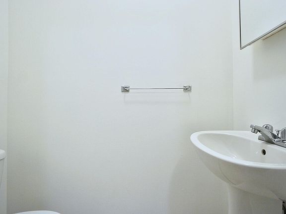 4th image of 17 Jake Ct Floor 2