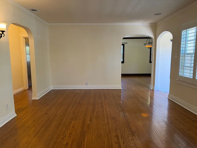 1312 S Orange Grove Ave — Photo 15