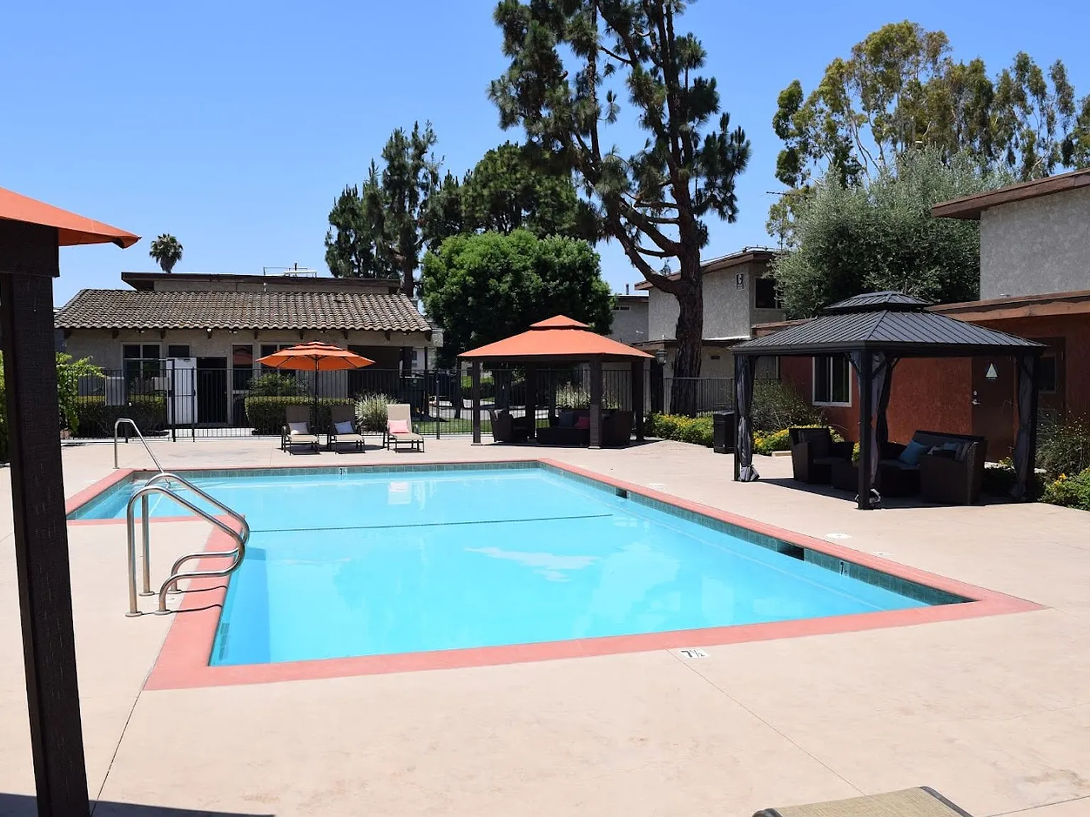 Los Arboles — Photo 3