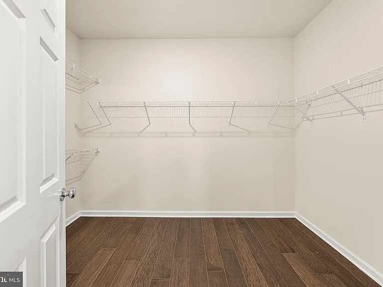 105 Vaughn Dr — Photo 37