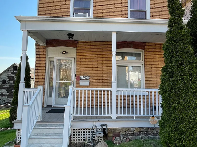 19 S 6th St — Photo 1