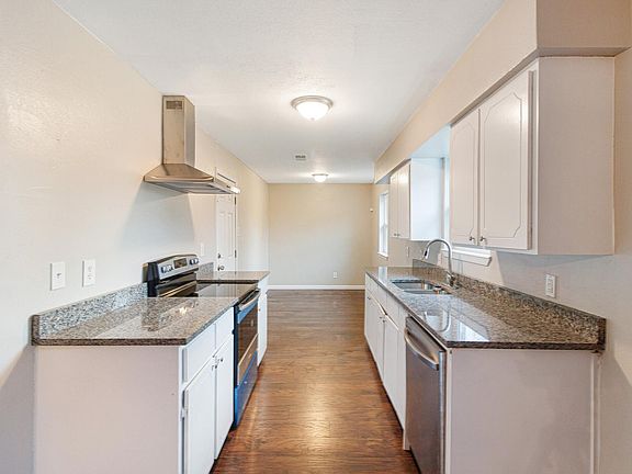 4th image of 3245 Oak Timber Dr