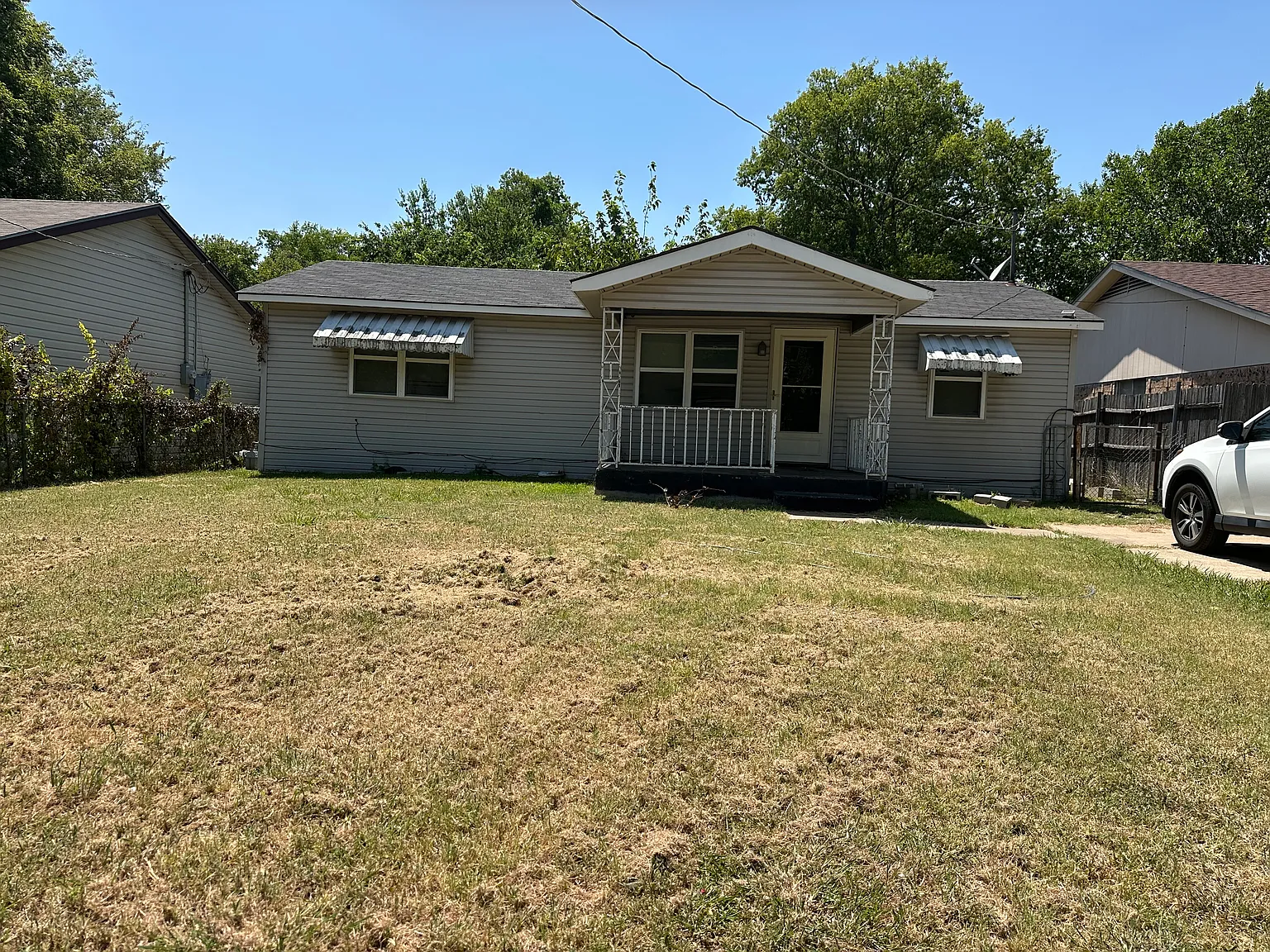 3 bed, 950 sqft, $1,500 — Photo 1