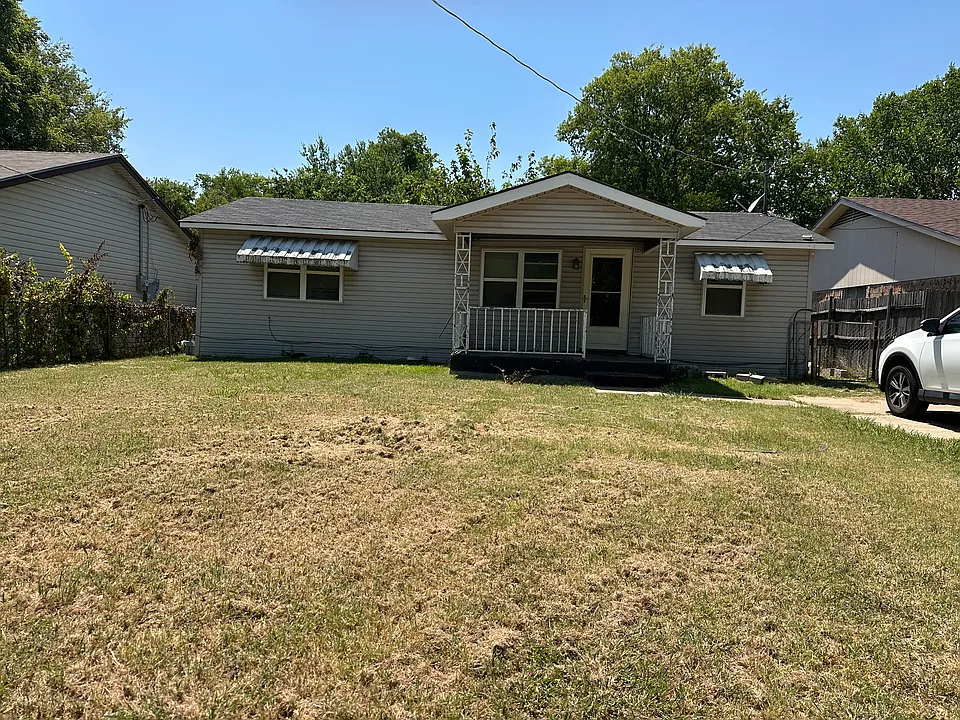 2109 Varsity Dr #1