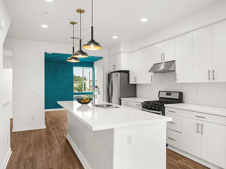 129 N 5th St #F — Photo 2