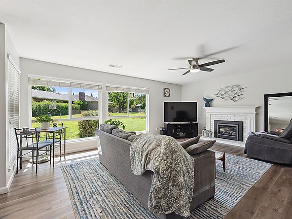4th image of 448 Meadowgreen Drive