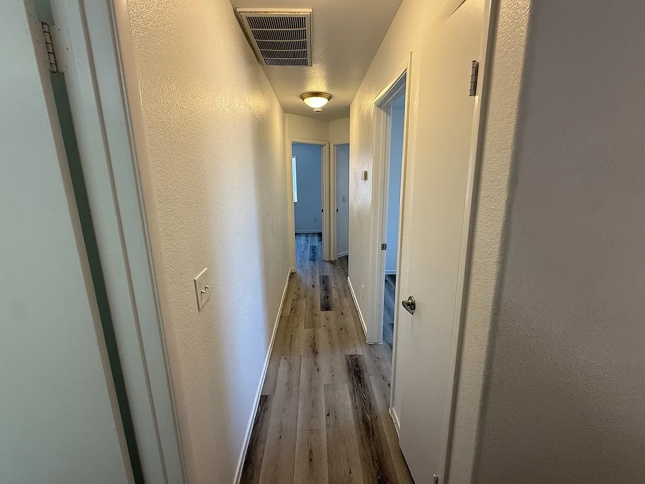 3 bed, 2.5 bath, 1000 sqft, $1,874 — Photo 4