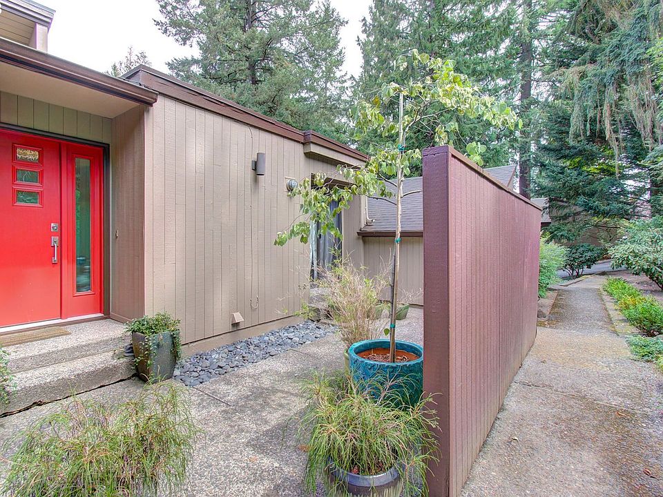 1st image of 13505 NE Regents Dr