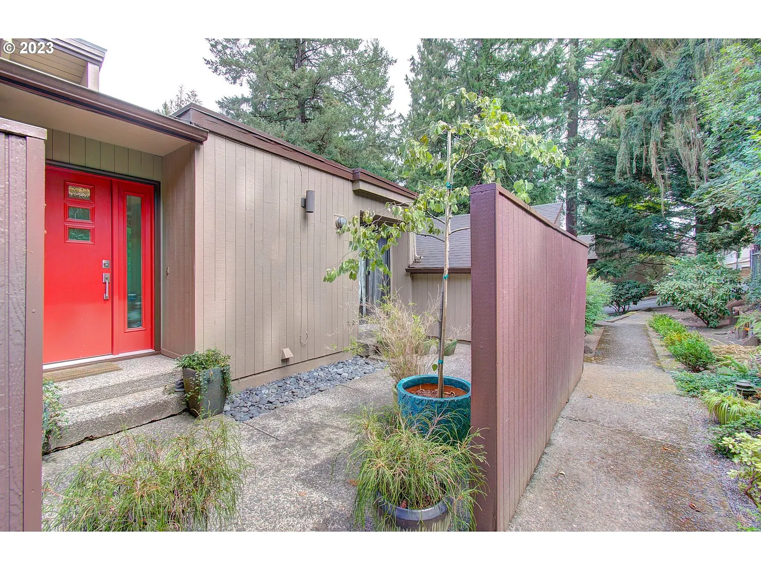 13505 NE Regents Dr photo 1
