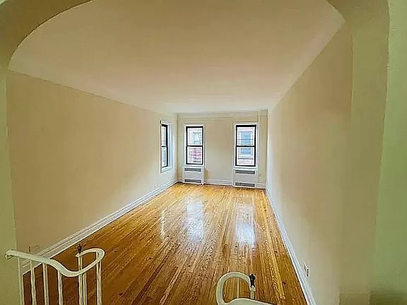 3rd image of 782 E 32nd St APT C1