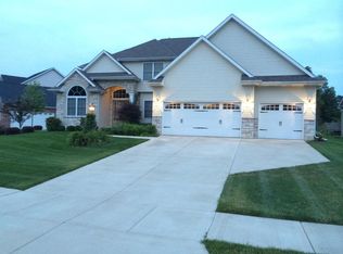 1325 Dune Meadows Dr, Porter, IN 46304