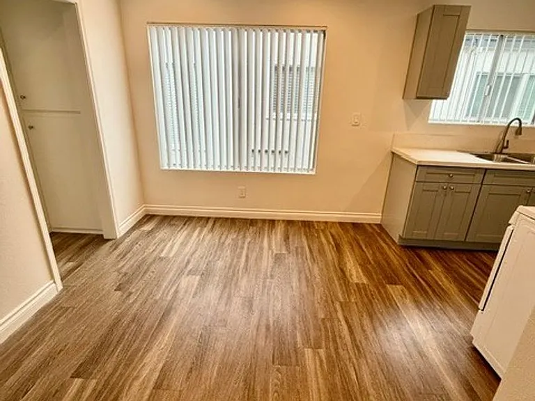 1051 Law St #7 — Photo 6