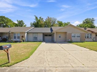 14211 S Hickory Pl, Glenpool, OK 74033