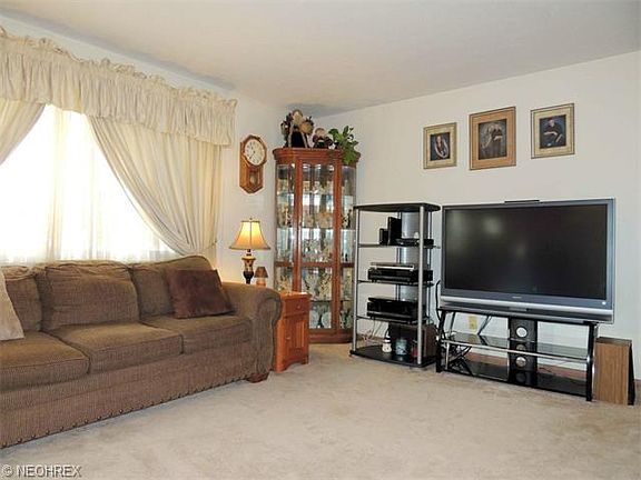 5th image of 6026 Brook Ct