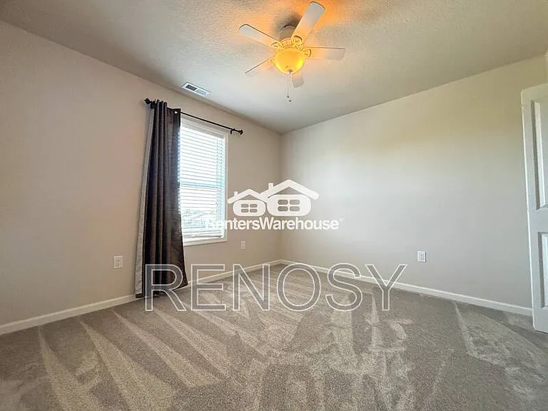 52 SE Booth Ave — Photo 13
