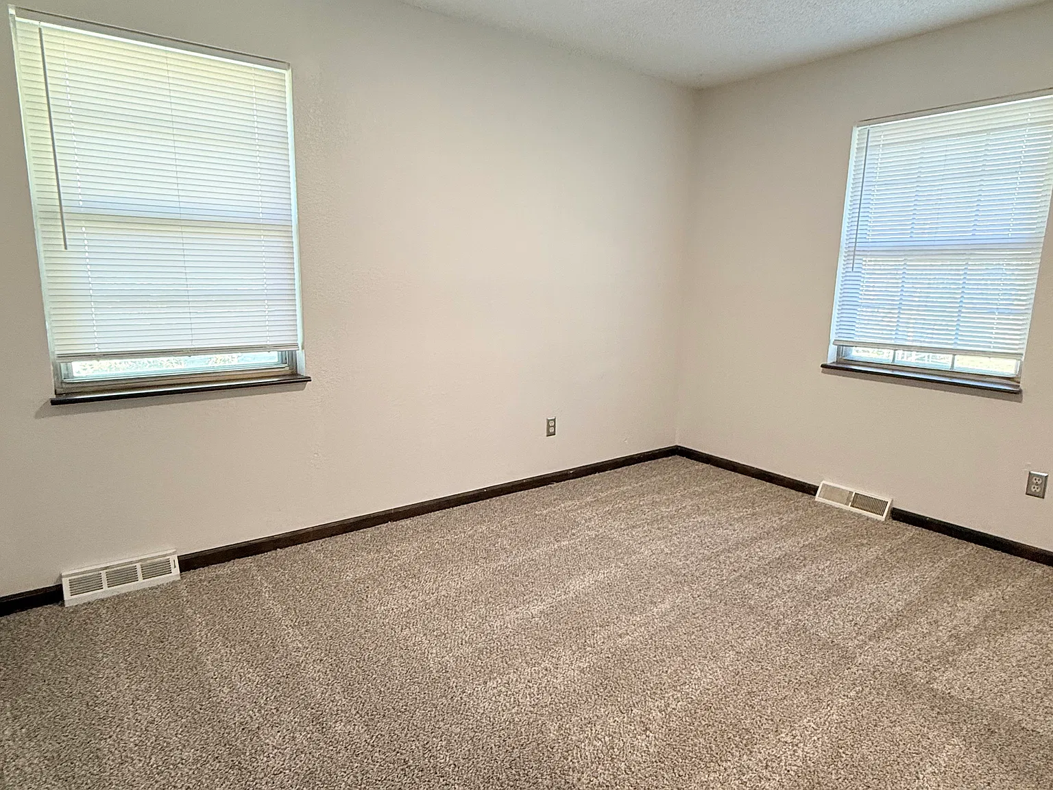 2213 SW Keystone Dr — Photo 4