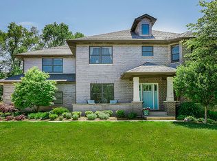 2244 Park View Ct, Wheaton, IL 60189