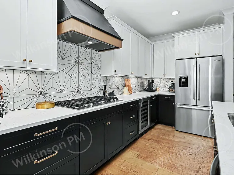 221 Gardner Ave — Photo 16