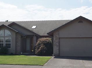 825 Diamond St, Springfield, OR 97477