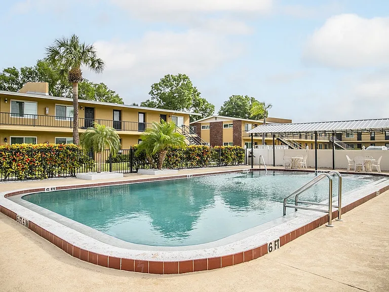 Ridge Manor Apartments — Photo 9