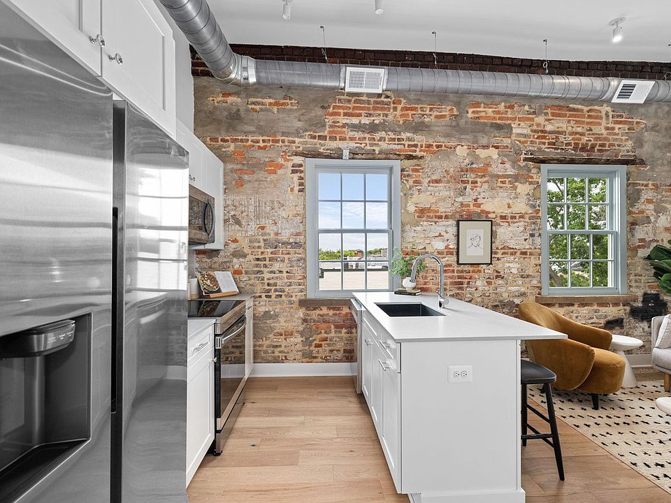 1st image of 901 King St #301