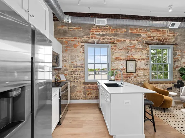 901 King St #301, Alexandria, VA 22314