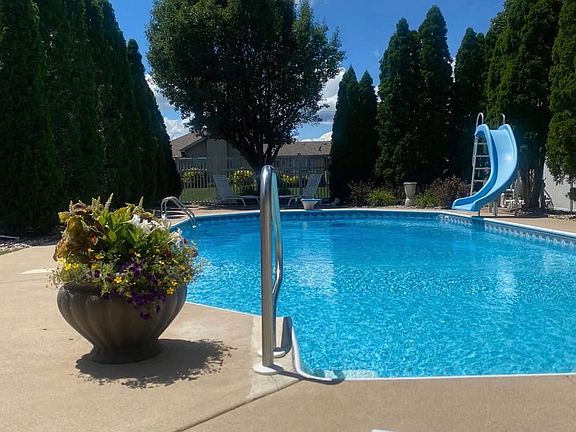 3rd image of 10106 Belmont Ct