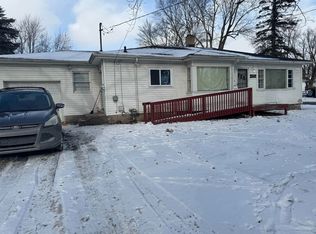 2002 Marquette St, Saginaw, MI 48602